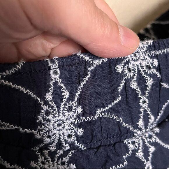 Lane Bryant Blue and White Soft Eyelet Pull-On Short 100% Cotton Size 20 - Picture 8 of 11